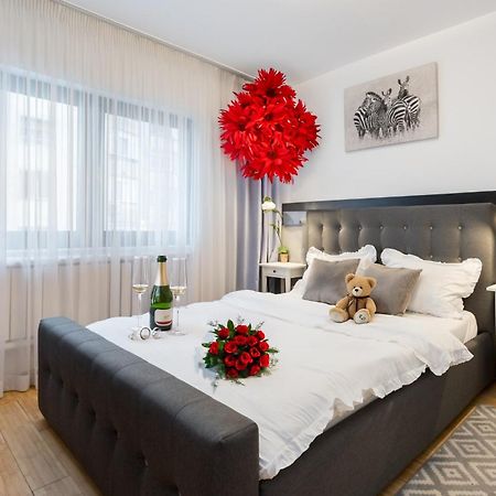 Happy Bubble I Timpuri Noi 1Br Apt 4 Ppl 부쿠레슈티 외부 사진
